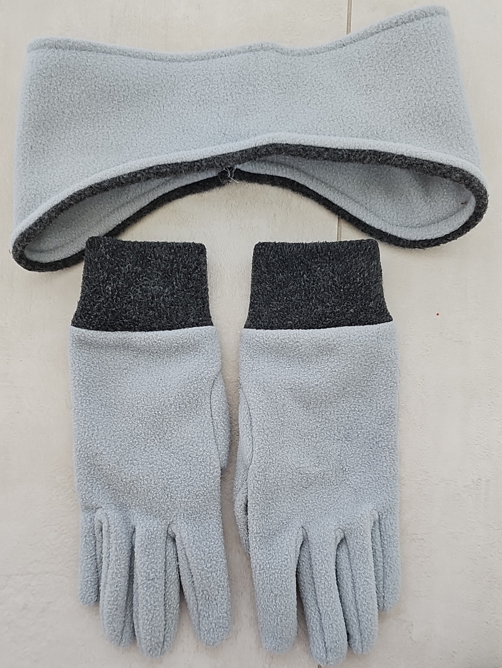 Express Light Blue & Charcoal Gray Fleece Headband and Glove Set Sz OS